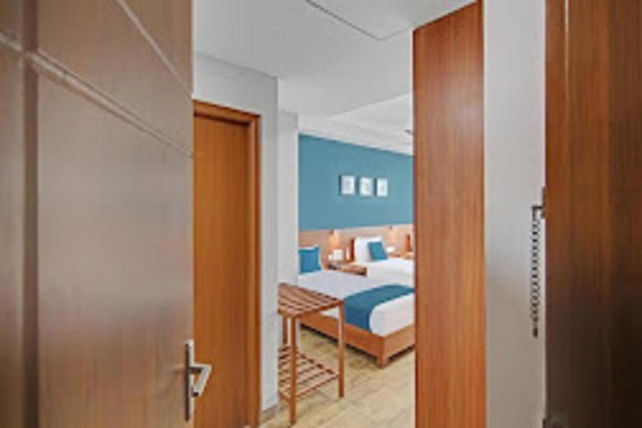 Dsquare Omr By K Hotels شيناي المظهر الخارجي الصورة