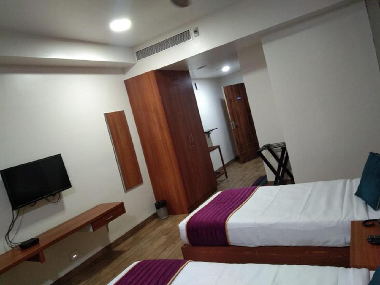 Dsquare Omr By K Hotels شيناي المظهر الخارجي الصورة