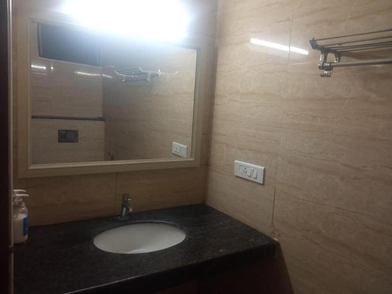 Dsquare Omr By K Hotels شيناي المظهر الخارجي الصورة
